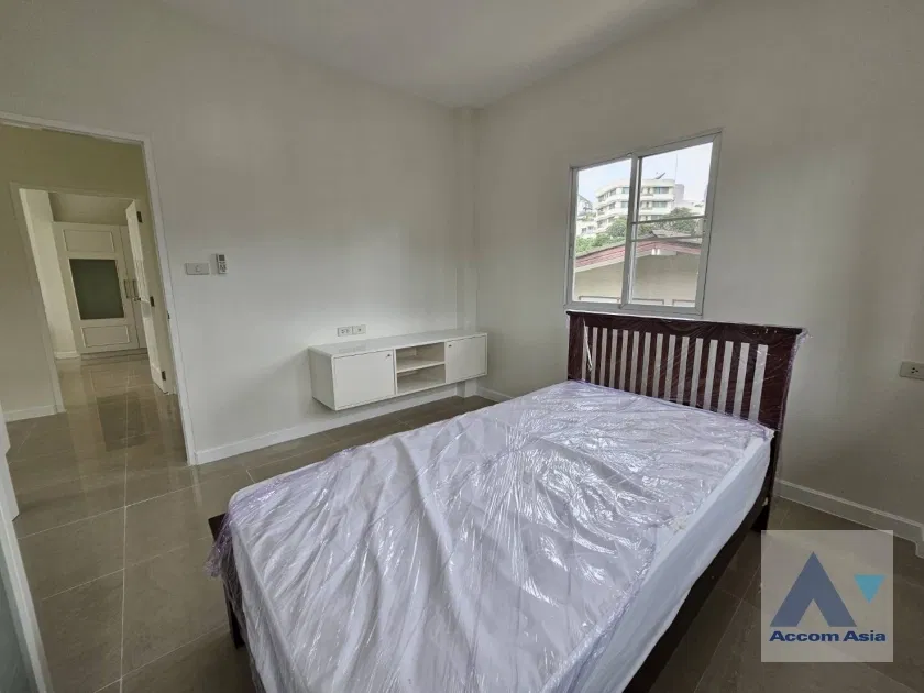 picture 🔼🔽 AccomA 📩  3 BR House in Khlong Toei (AA28339) - 9/19