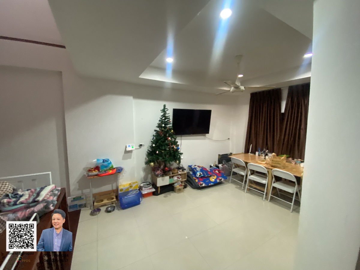 picture For Sale: Two Adjoining Townhomes in Sukhumvit Soi 52, just 500 meters from Sukhumvit Road and BTS On Nut - 8/13