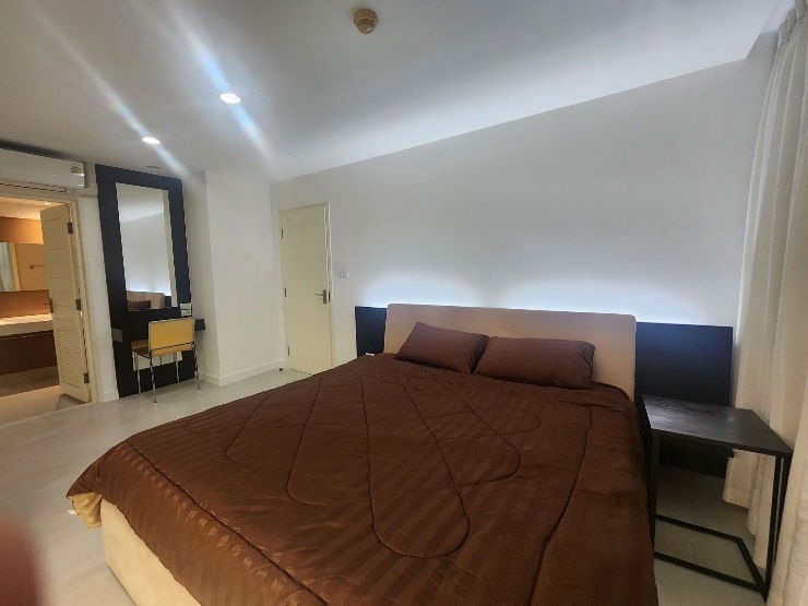 picture 🏢 The Bangkok Sathorn–Taksin Condominium For Rent Beautiful, newly renovated unit, ready to move in. - 2/10