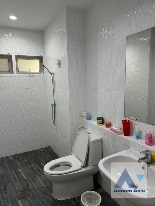 picture 🔼🔽 AccomA 📩 Home Office 5 BR House in Phra Khanong Nuea (AA41850) - 16/18