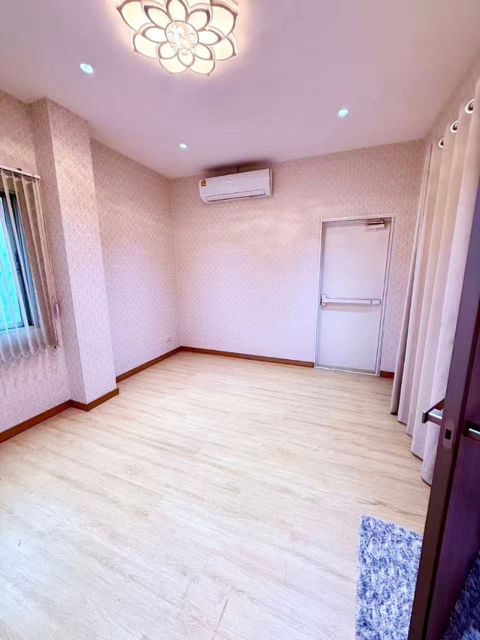 รูป เช่า ให้เช่า ปล่อยเช่า อาคารสำนักงาน พระราม9 B Square เหม่งจ๋าย ราคาถูก สนใจ Line: @951qfbfi - รูปที่ 18/20