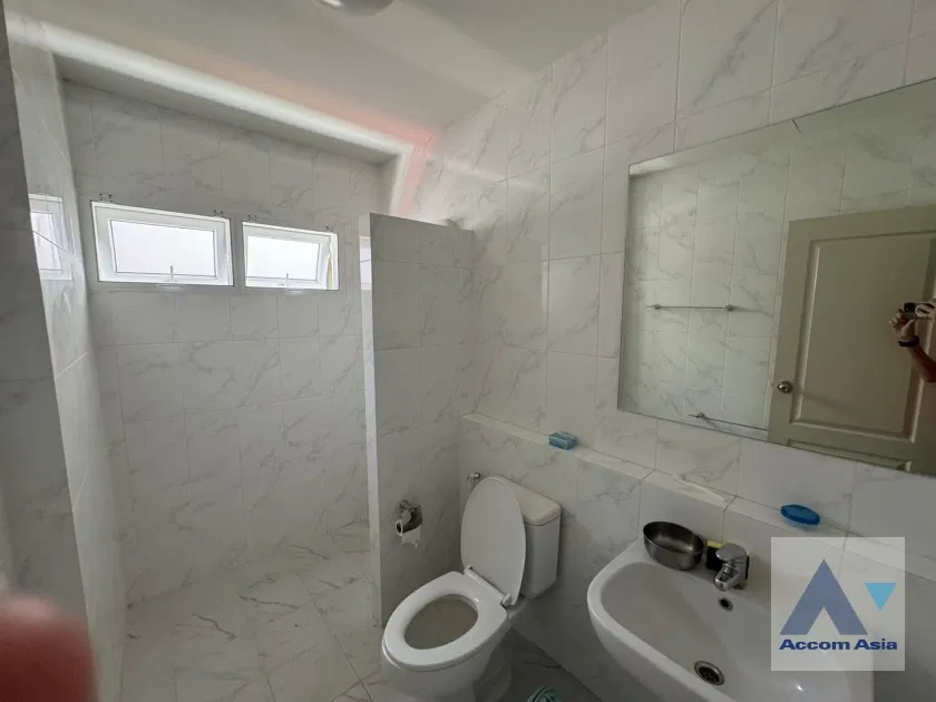 picture 🔼🔽 AccomA 📩 Home Office 5 BR House in Phra Khanong Nuea (AA41850) - 17/18