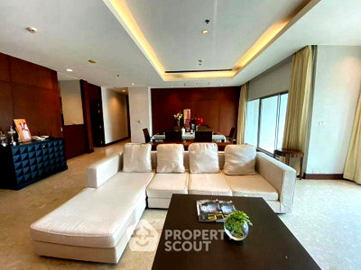 Condos for rent Silom Complex Department Store : 4-BR Condo at Royal Residence Park near BTS Phloen Chit (ID 2359338)
