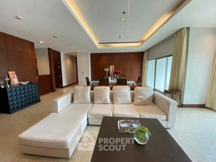 รูปภาพ 4-BR Condo at Royal Residence Park near BTS Phloen Chit (ID 2359338)