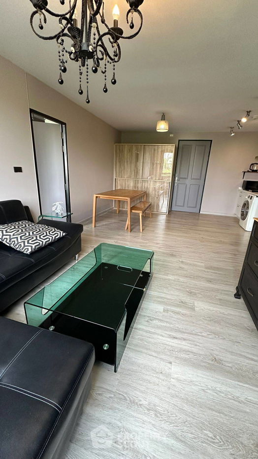 picture 1-BR Condo at Sathorn Plus-By The Garden near MRT Khlong Toei (ID 1163949) - 6/19
