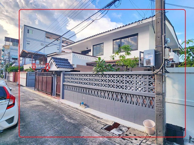 รูป ห้วยขวาง MRTห้วยขวาง 699 ม.7-ให้เช่าคฤหาสน์หรู2 ชั้น 3-4นอน ใจกลางรัชดา Eleven 20ม. แอร์ครบทุกห้อง เฟอร์พร้อมเจรจาได้ - รูปที่ 1/8