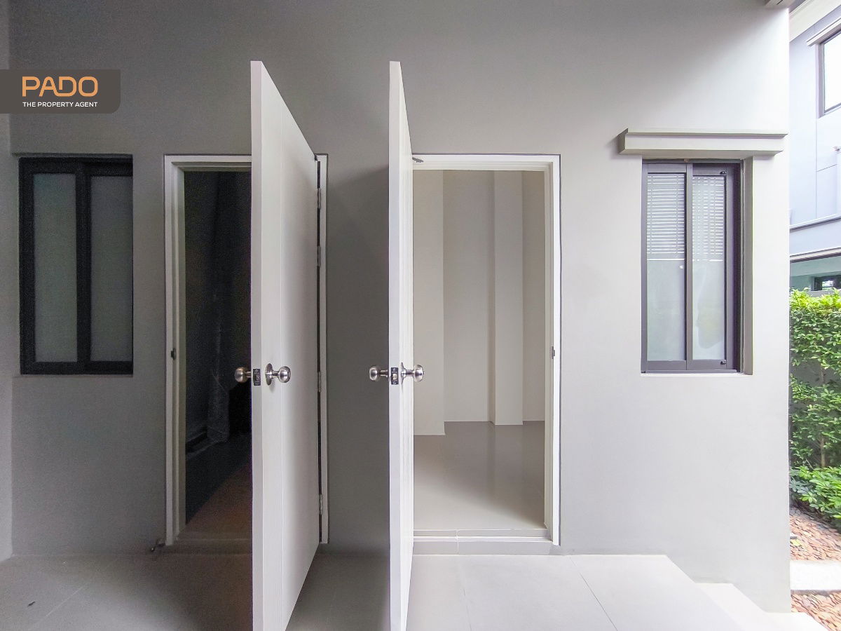 picture Luxury Fully Furnished Show Home for Sale | Grand Bangkok Boulevard Krungthep Kritha — 5 Bed, 6 Bath, 5 Parking, 2 Maid’s R - 16/35