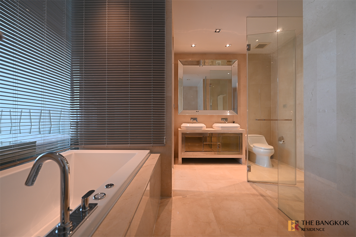 picture Marque Sukhumvit near BTS Phrom Phong Ultimate Luxury Lifestyle with Convenience - 7/10