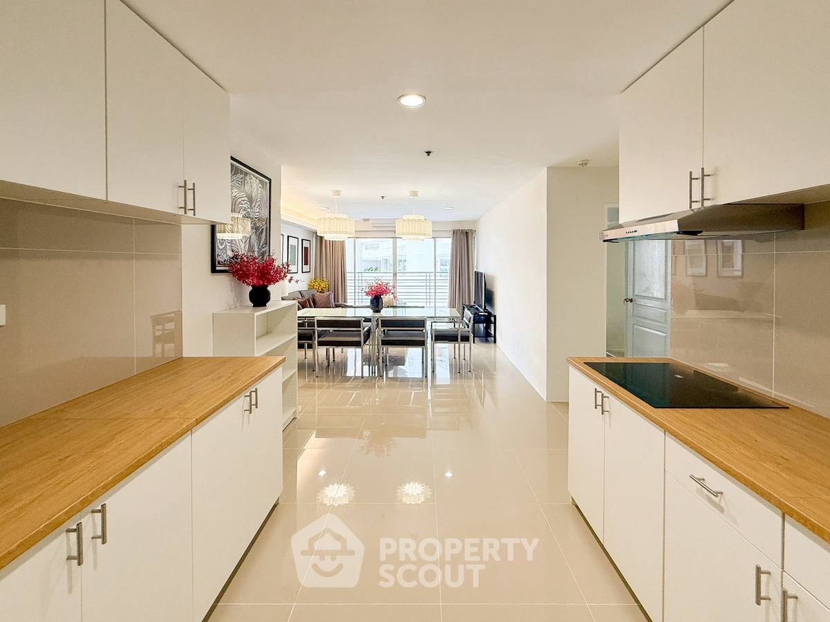picture 4-BR Condo at The Waterford Diamond Tower Sukhumvit near BTS Phrom Phong (ID 2359446) - 2/19