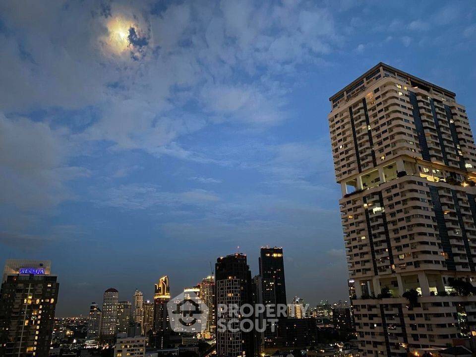 picture 2-BR Condo at The Address Sukhumvit 28 near BTS Phrom Phong (ID 718116) - 3/5