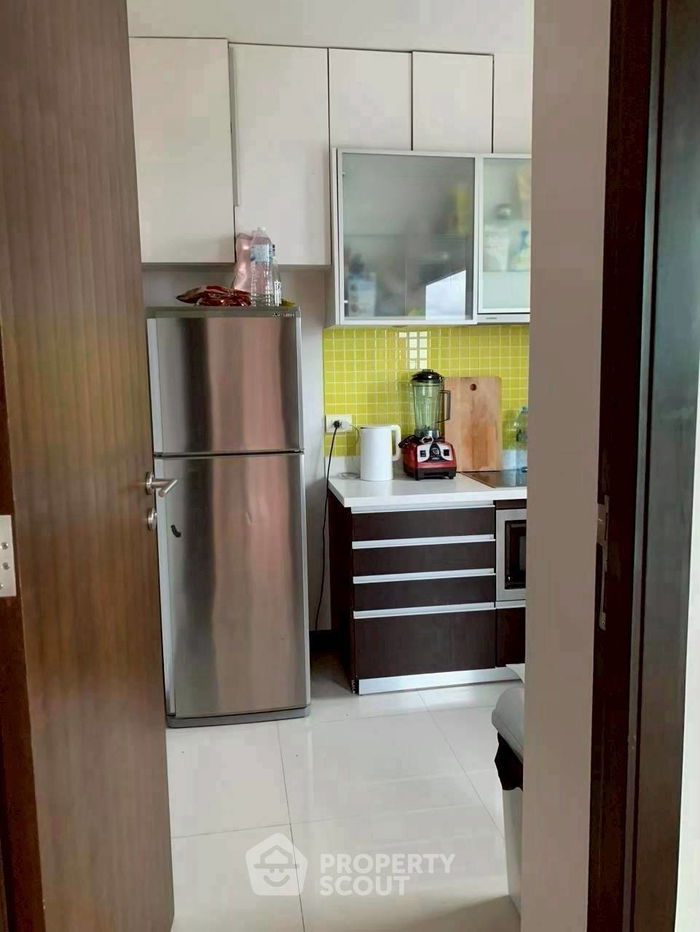 picture 2-BR Condo at The Lofts Yennakart in Chong Nonsi (ID 2359240) - 3/13