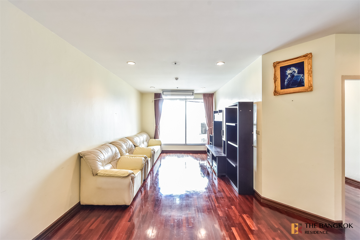 picture Surrounded by Facilities Pathumwan Resort near Airport Rail Link Phaya Thai Station - 2/10