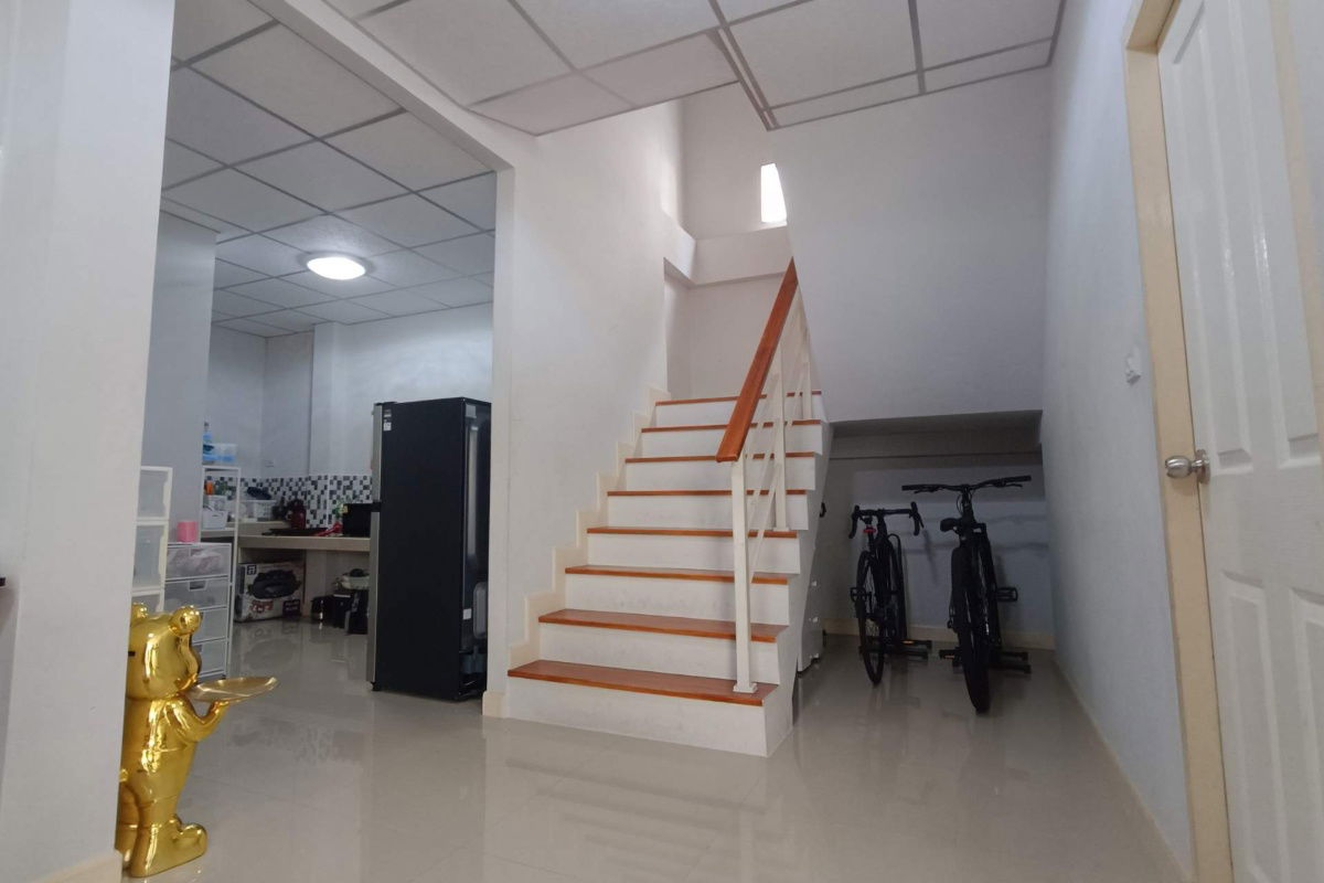 picture House for sale in Parami Village, Phutthamonthon Sai 5. Semi-detached house, 4 bedrooms, 3 bathrooms, fully extended, lots of usable space!! - 8/12