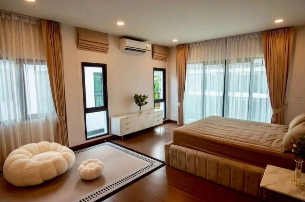 รูป H 920 ให้เช่า บ้านเดี่ยว 2 ชั้น ม.The City Bangna โครงการใหม่ เฟอร์นิเจอร์ครบ พร้อมอยู่ ราคา 169,000 บาท - รูปที่ 13/24