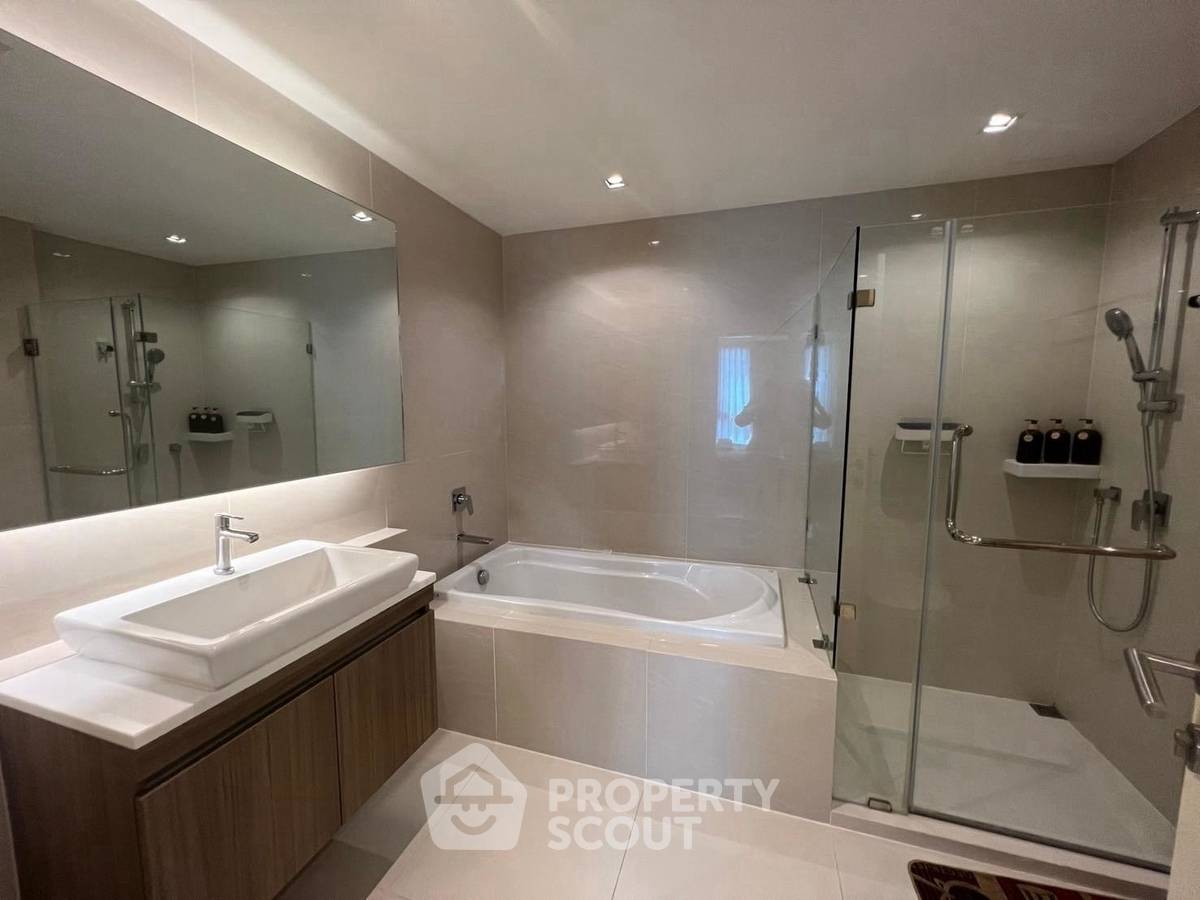 รูป คอนโด 2-ห้องนอน ที่ วีธารา สุขุมวิท 36 ใกล้ BTS ทองหล่อ (ID 2359782) - รูปที่ 4/18