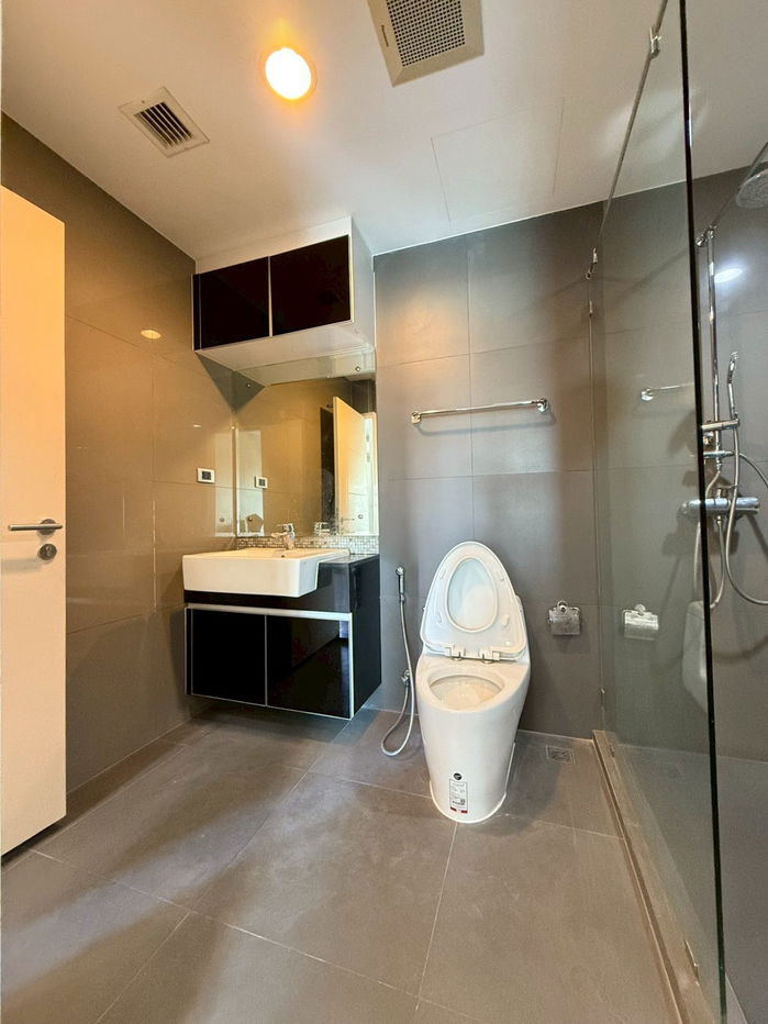 picture 🚩For Rent: The Crest Sukhumvit 34 ✨1 Bed 52 sqm ✨new room, never occupied 🚇BTS Thong Lo - 7/11