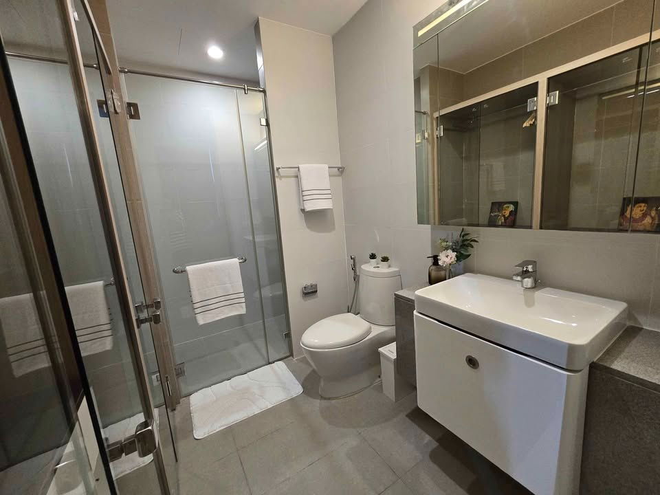 picture For rent !! NOBLE PLOENCHIT  | 45K. per month |  45 sq.m.  1Bed1Bath  17th Floor  "C" Building - 23/25