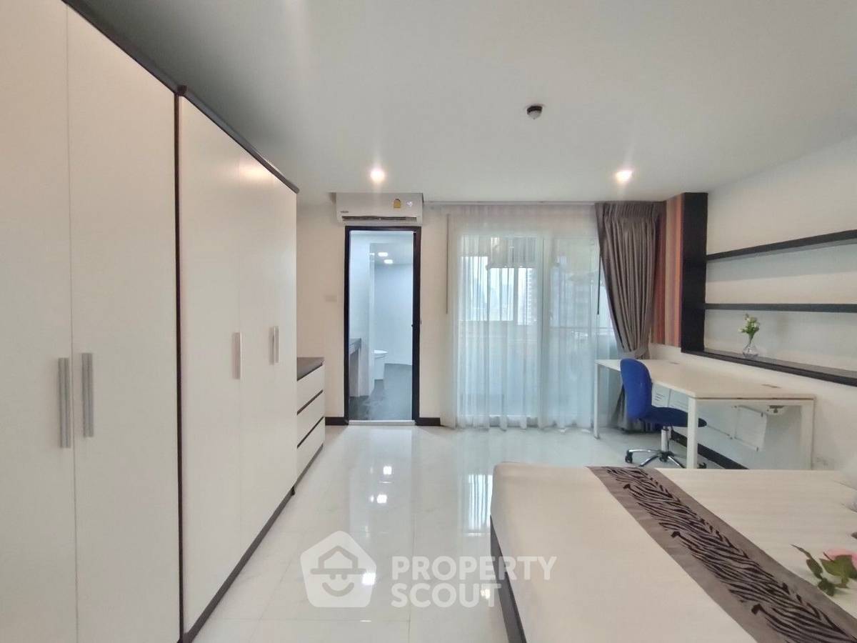 picture 1-BR Condo at I.T.F. Silom Palace Condominium near BTS Chong Nonsi (ID 2358466) - 6/13
