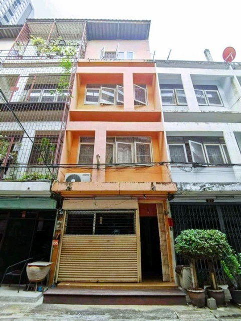 รูป สุขุมวิท 89-97 ให้เช่าตึกแถวทั้ง 4 ชั้น 17 ตร.วา. 372 ตร.ม. BTS อ่อนนุช 700ม.โลตัส สุขุมวิท50 800ม. 3 นอน 2 น้ำ - รูปที่ 1/8