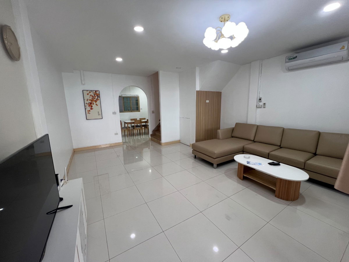 picture WS4977 [For rent] Townhome, Soi Pracharat Bamphen 15 💰 Rent 40,000 baht/month 🚇 MRT Huai Khwang - 3/18