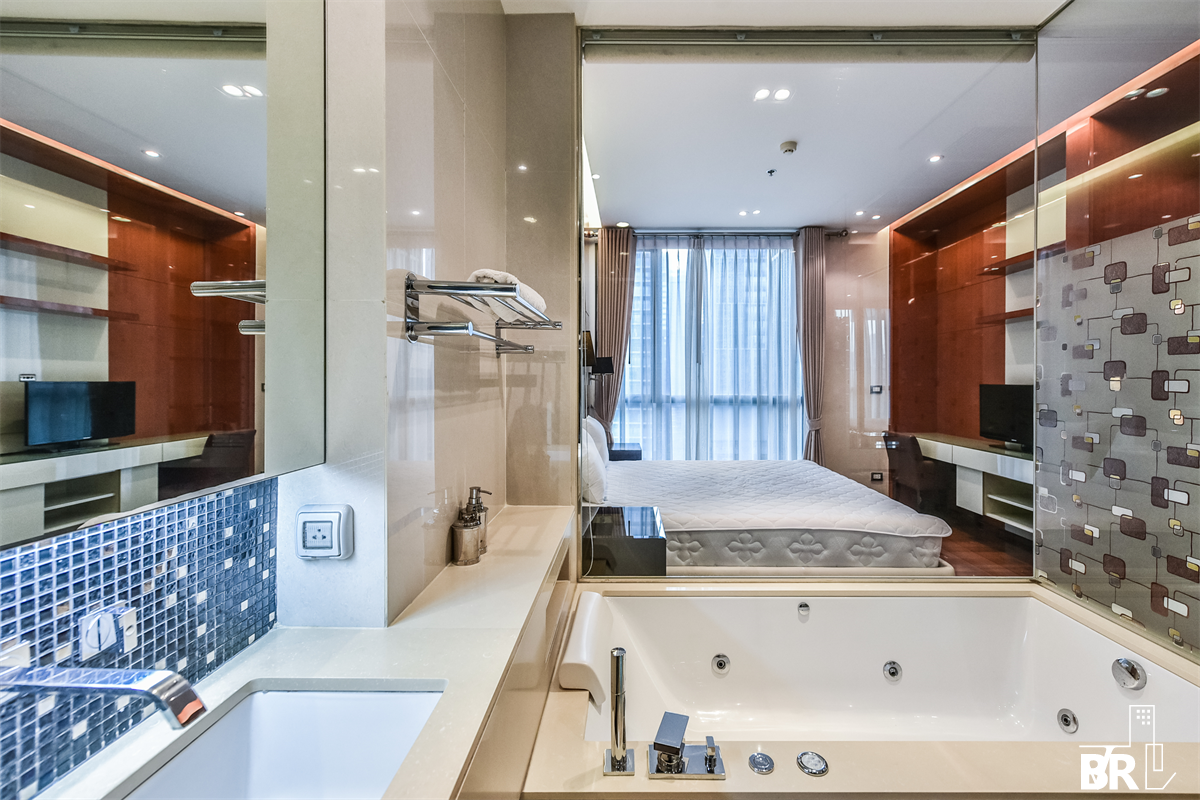 picture Move-in Ready, Just Bring Your Stuff The Address Sukhumvit 28 near BTS Phrom Phong - 8/10