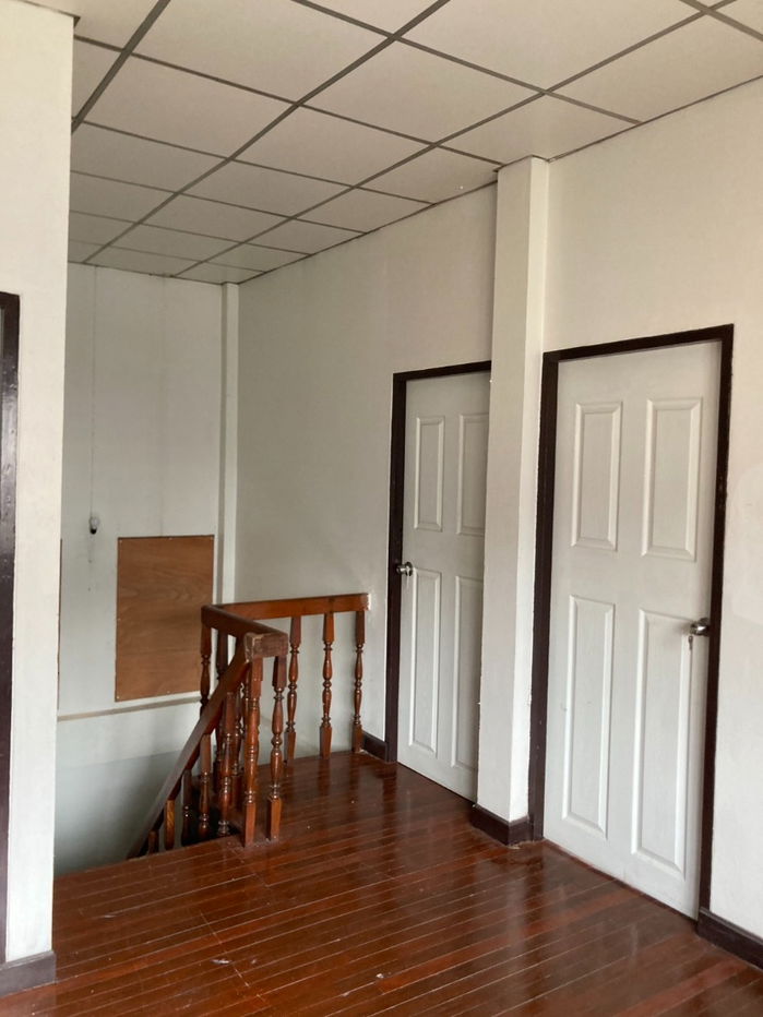 รูป ขายด่วนบ้านเดี่ยว 2 ชั้น เหมาะสำหรับนักลงทุน รามอินทรา 34แยก 13(บ้านมุม)  4 นอน  2น   ใกล้ถนนใหญ่-ทางด่วน- BTS สีชมพูและสีเทา(อนาคต)  ราคา 3.2 ล้าน  - รูปที่ 11/18