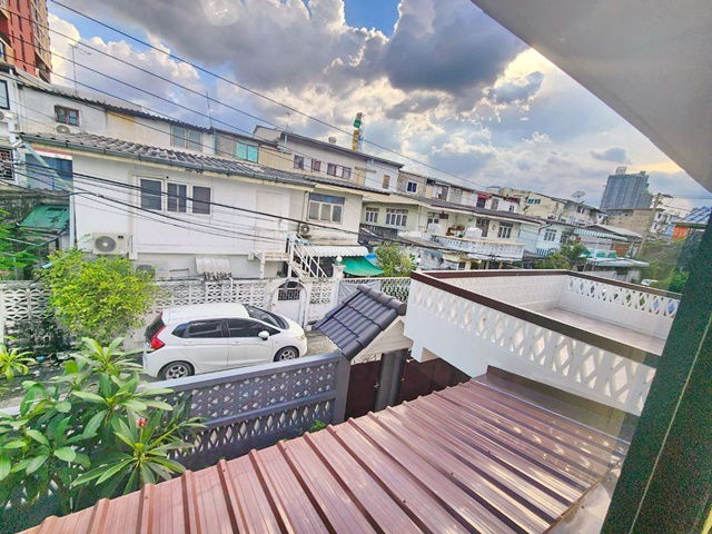 picture In the heart of Ratchada MRT HuaiKhwang 699m. 7-Eleven only 20m. for rent 2-story luxury mansion 3-4 - 6/8
