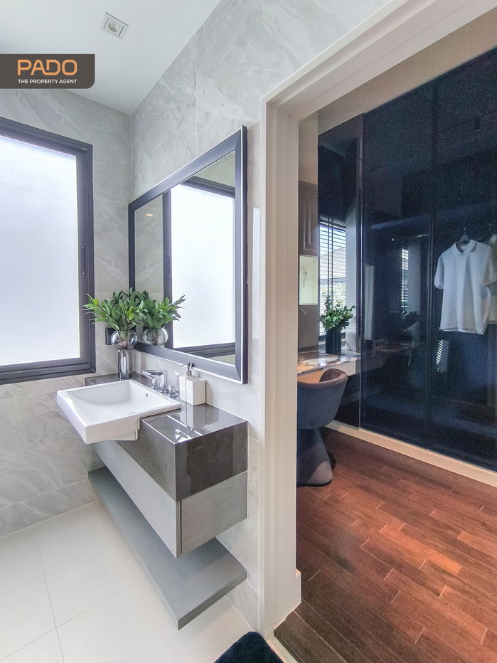 picture Luxury Fully Furnished Show Home for Sale | Grand Bangkok Boulevard Krungthep Kritha — 5 Bed, 6 Bath, 5 Parking, 2 Maid’s R - 24/35