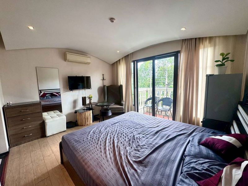 picture For Rent Venetian Condo Studio Room - 1/8