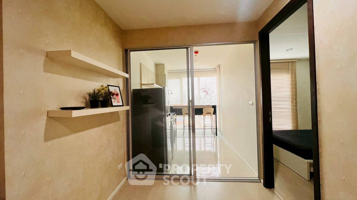 picture 1-BR Condo at Rhythm Sathorn-Narathiwas near BTS Chong Nonsi (ID 2359363) - 1/6