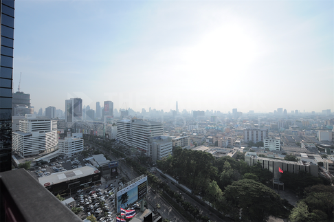 Ivy Ampio Premium Unit Close to All Conveniences near MRT Cultural Center of Thailand Station
