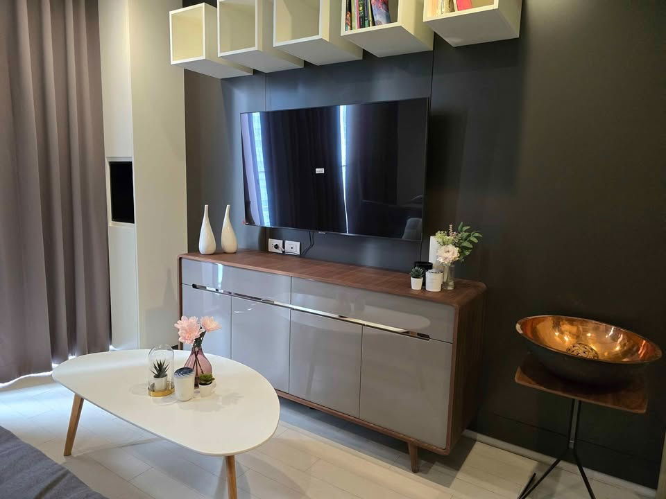 picture For rent !! NOBLE PLOENCHIT  | 45K. per month |  45 sq.m.  1Bed1Bath  17th Floor  "C" Building - 6/25
