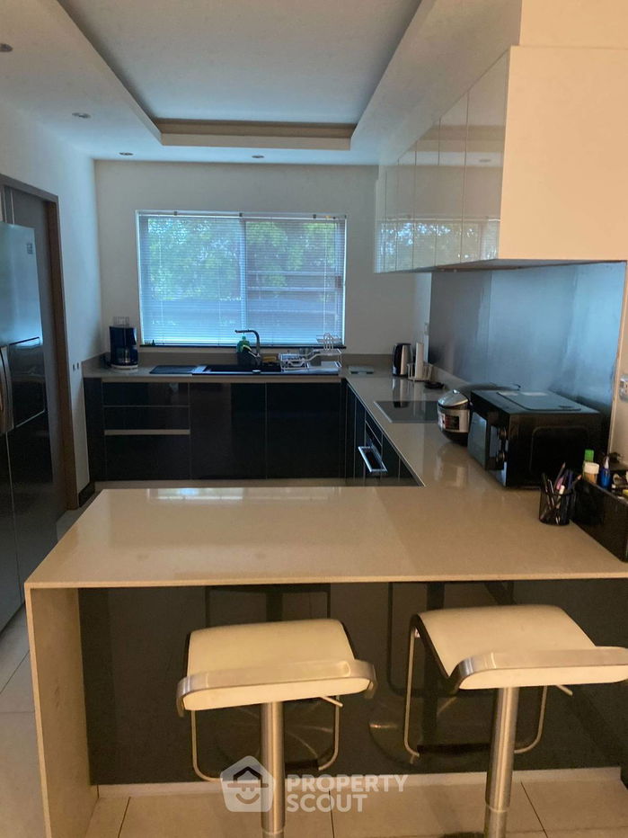 picture 3-BR Condo at Jomtien Yacht Club 1 close to Pattaya (ID 2219439) - 10/17