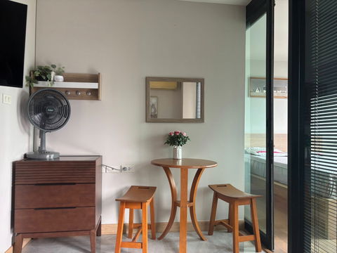 RS2560 FOR RENT – SOCIO Condo Ruamrudee Soi 2 Prime Location: Only 500 meters from BTS Ploenchit