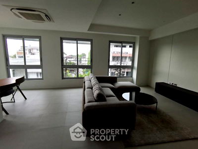 Condos for rent Gateway Ekamai : 2-BR Condo at Chaiyapruk Place Condominium near BTS Ekkamai (ID 1177210)