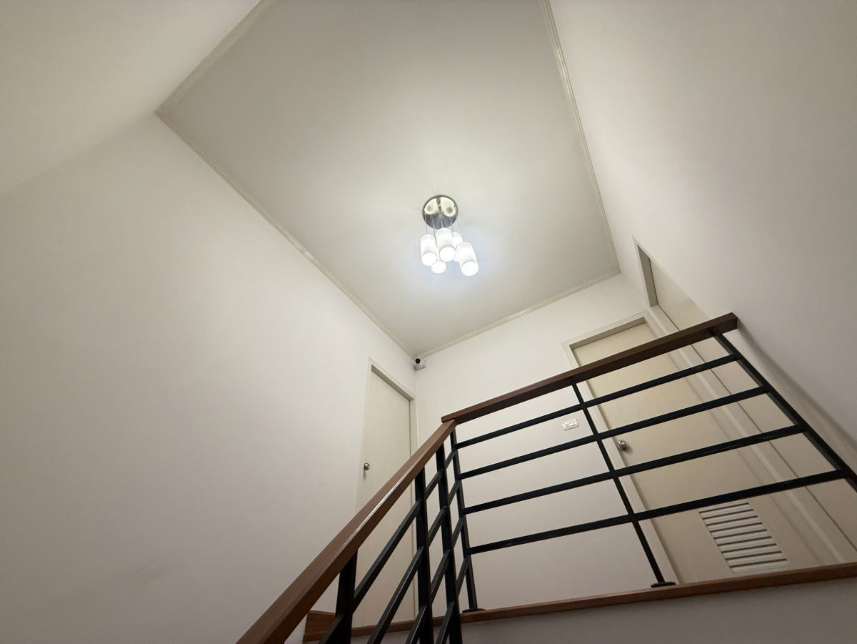 picture Two-storey townhouse for rent  with  4 bedrooms   and 3 toilets. - 4/12