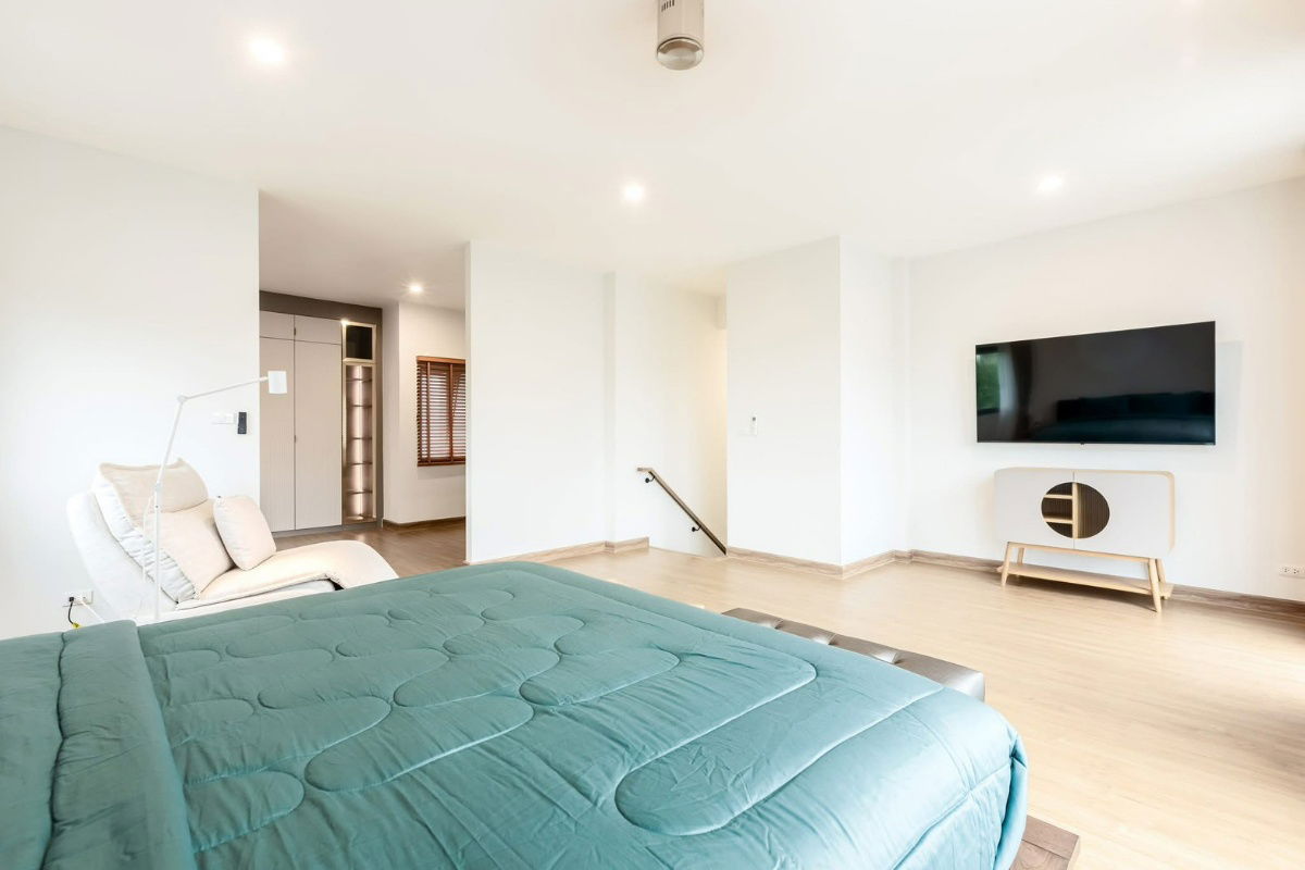 picture For Rent Baan Klang Mueng The Edition Bangna (4Bedroom 4Bathroom) Type 300 Sqm. Rent 120k/month ▫️Line: @sanhaproperty📲092-6242892 Code: SHW055 - 15/20