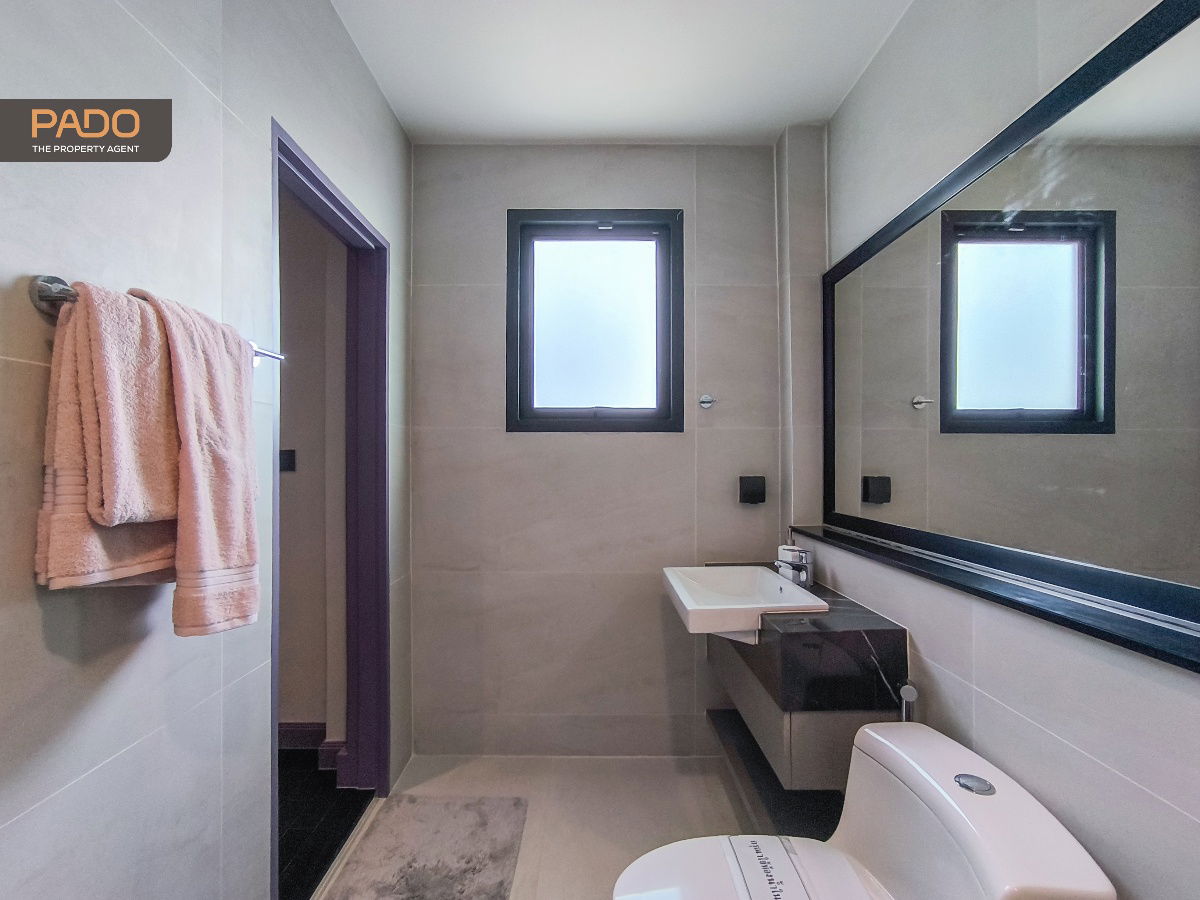 picture Luxury Fully Furnished Show Home for Sale | Grand Bangkok Boulevard Krungthep Kritha — 5 Bed, 6 Bath, 5 Parking, 2 Maid’s R - 35/35