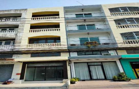 Shophouse for sale in Lat Phrao Wang Hin area, Soi 30, suitable for an office, 4 floors, 17 sq m.