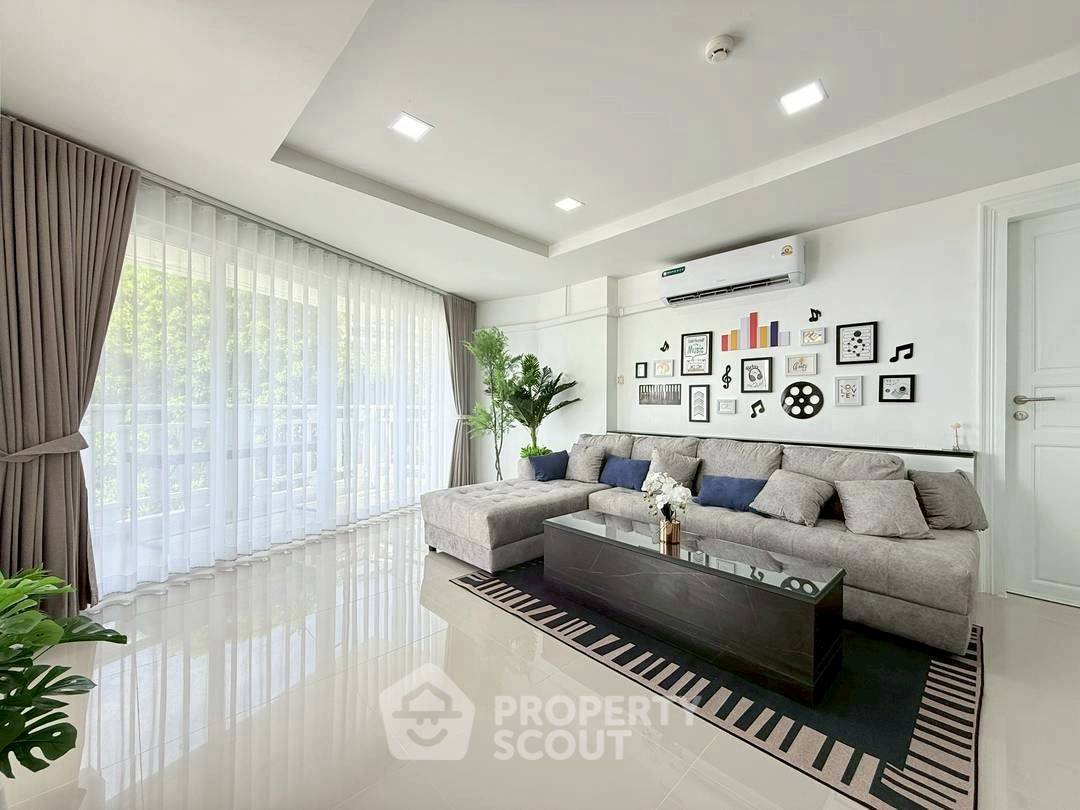 picture 3-BR Condo at Royal Hill Resort Condominium close to Pattaya South (ID 2359676) - 9/14