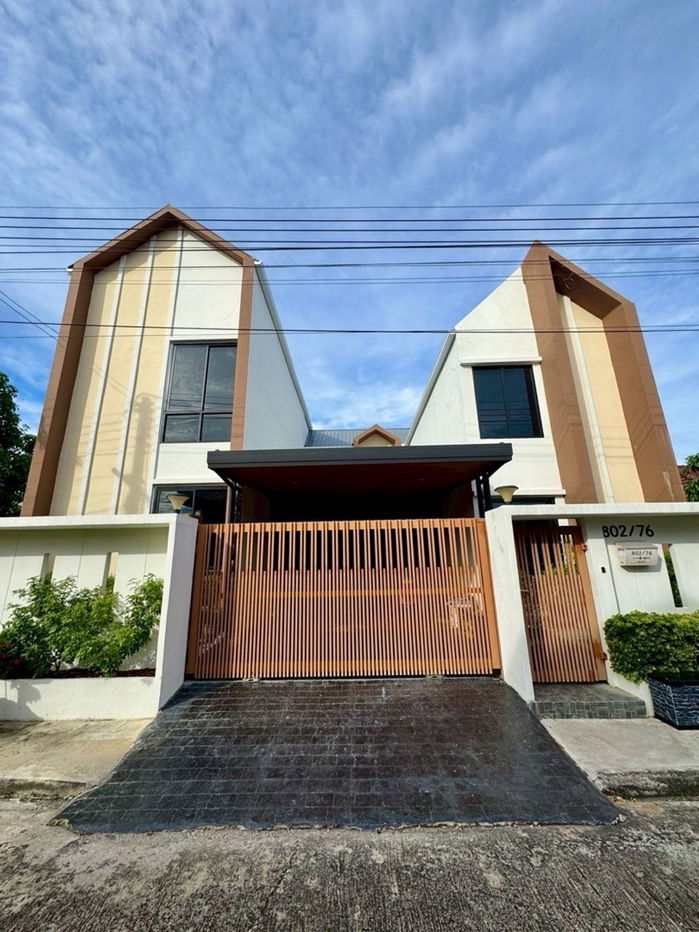 picture Modern Spacious Family Home for Sale – Wang Thong River Park, Rangsit - 1/15