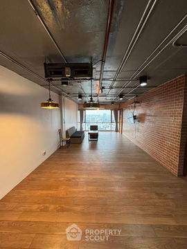 คอนโด 2-ห้องนอน ที่ สุขุมวิท สวีท คอนโดมิเนียม ใกล้ BTS นานา (ID 2349515)