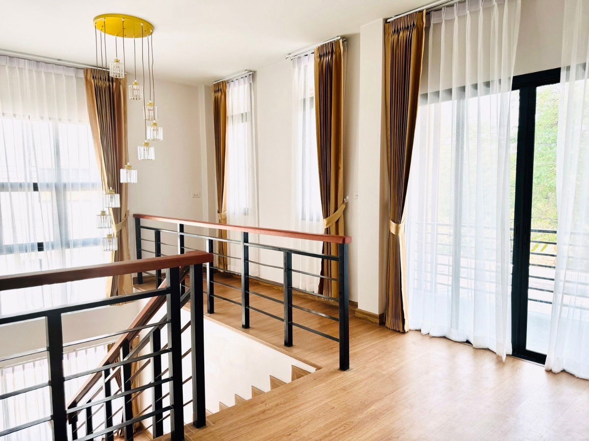 รูป ให้เช่าบ้าน Pool Villa  2 ชั้น   4 ห้องนอน 5 ห้องน้ำ 1 ห้องรับแขก 1 ห้องครัว   - รูปที่ 10/35