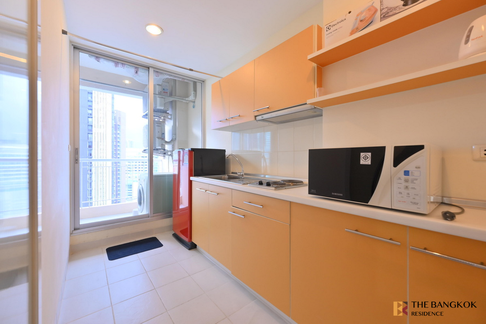 Life@Sukhumvit 65 near BTS Phra Khanong Move-in Ready, Just Bring Your Stuff