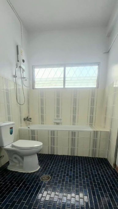 picture Single storey house for rent with 2 bedrooms,2 toilets and 1 kitchen.  - 11/19