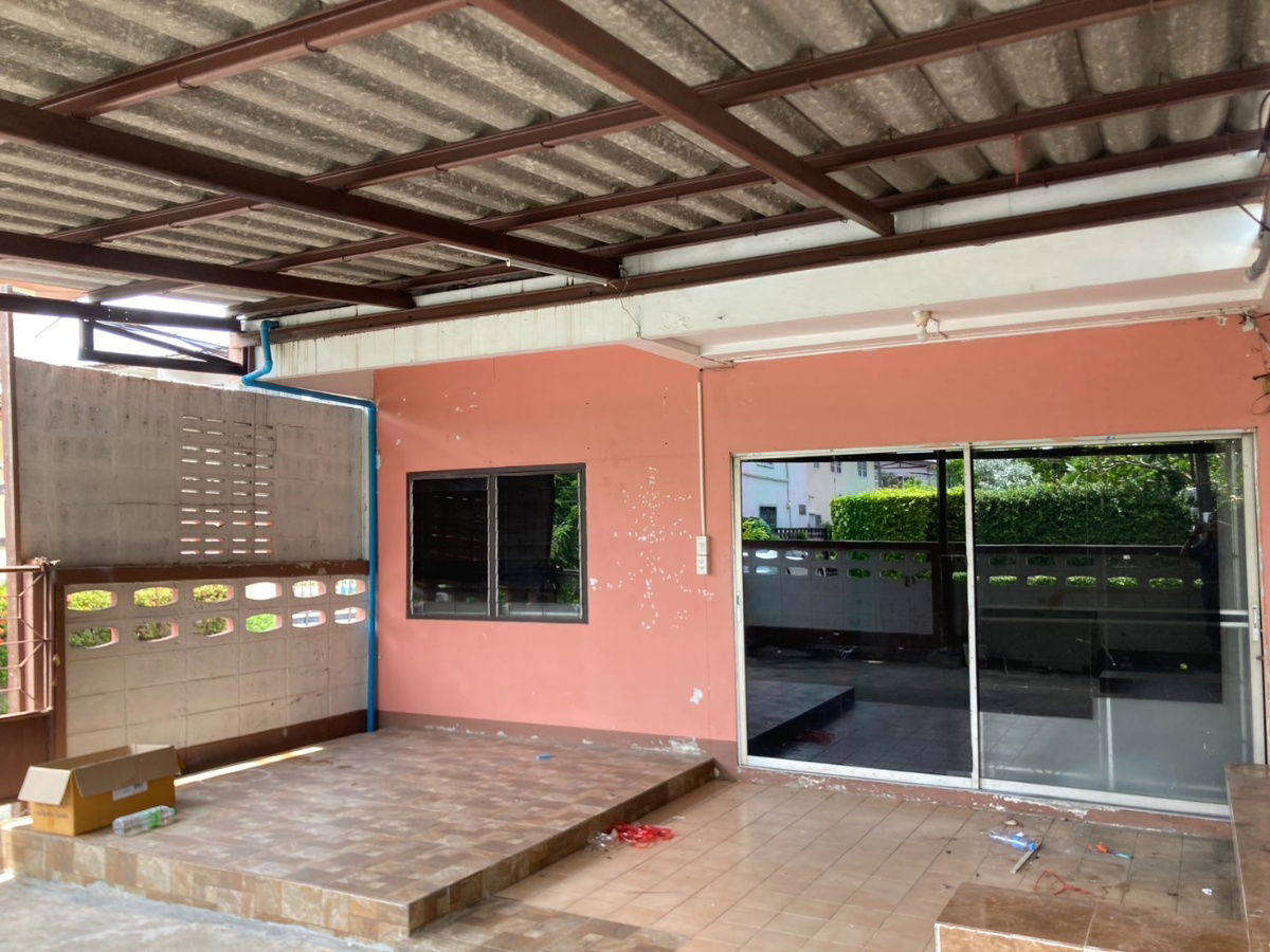 รูป ขายด่วนบ้านเดี่ยว 2 ชั้น เหมาะสำหรับนักลงทุน รามอินทรา 34แยก 13(บ้านมุม)  4 นอน  2น   ใกล้ถนนใหญ่-ทางด่วน- BTS สีชมพูและสีเทา(อนาคต)  ราคา 3.2 ล้าน  - รูปที่ 3/18