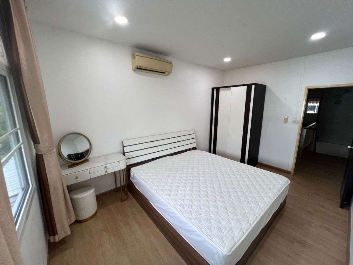 picture WS4977 [For rent] Townhome, Soi Pracharat Bamphen 15 💰 Rent 40,000 baht/month 🚇 MRT Huai Khwang - 9/18