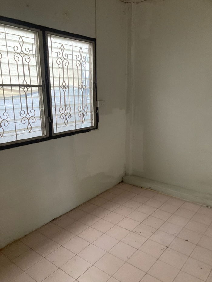รูป ขายด่วนบ้านเดี่ยว 2 ชั้น เหมาะสำหรับนักลงทุน รามอินทรา 34แยก 13(บ้านมุม)  4 นอน  2น   ใกล้ถนนใหญ่-ทางด่วน- BTS สีชมพูและสีเทา(อนาคต)  ราคา 3.2 ล้าน  - รูปที่ 14/18