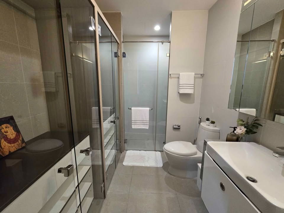 picture For rent !! NOBLE PLOENCHIT  | 45K. per month |  45 sq.m.  1Bed1Bath  17th Floor  "C" Building - 22/25