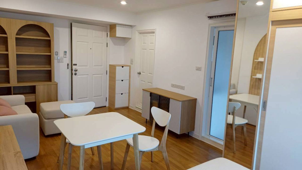 picture Beautiful and New 100% Good location condo Lumpinee Pahol-Sapanlwai (Renovation) - 12/12